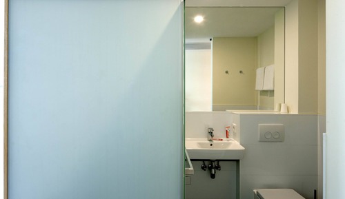 Small Double Room, 1 Queen Bed