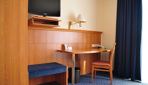 Standard Queen Room