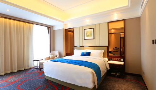 Deluxe King Room