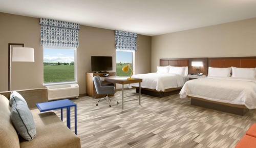 Studio, 2 Queen Beds, Refrigerator & Microwave (Wet Bar)