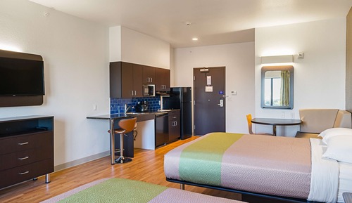 Deluxe Room, 2 Queen Beds, Non Smoking, Kitchenette