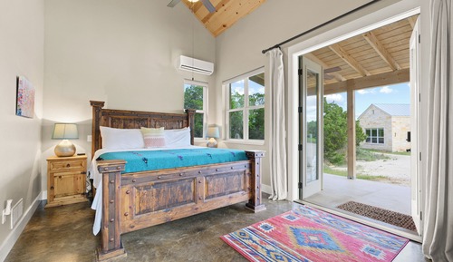 Standard Studio, 1 King Bed, Kitchenette