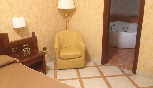 Superior Room, Jetted Tub