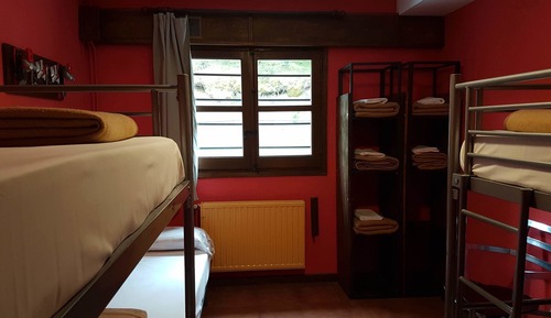 Room, 5 people, Shared Bathroom