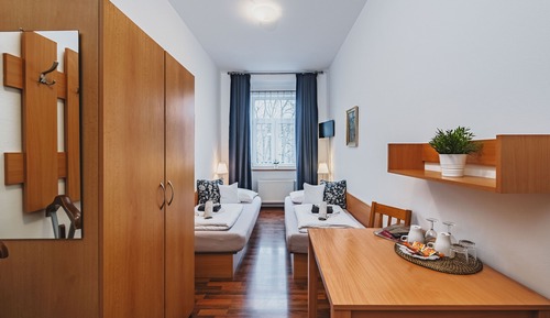 Economy Twin Room, Shared Bathroom