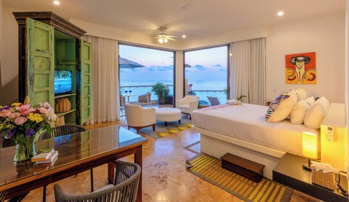 Deluxe Suite, 1 King Bed, Ocean View