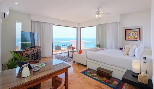 Deluxe Suite, 1 King Bed with Sofa bed, Ocean View