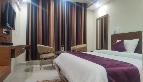 Superior Double Room, 1 King Bed, Accessible, Concierge Service