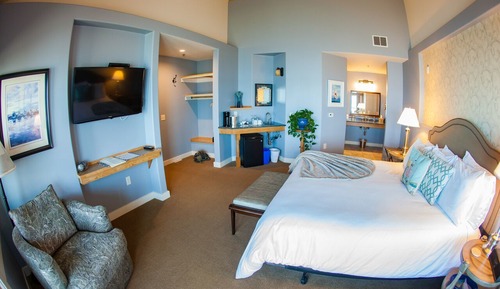Design Suite, 1 King Bed, Accessible, Non Smoking (Sailor's Retreat #2)