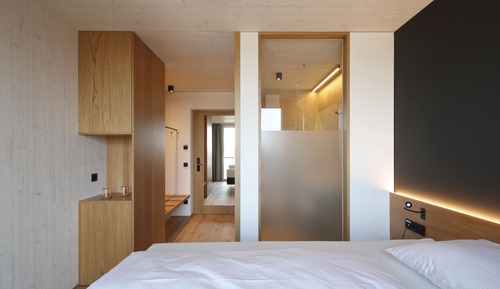 Room (PURE)