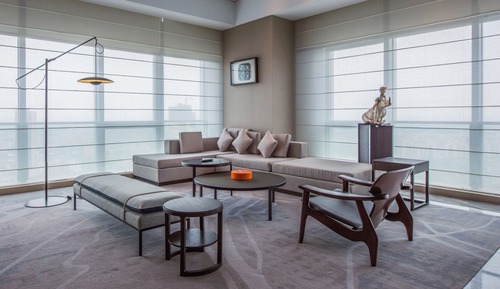 Executive Suite, 1 King Bed, City View