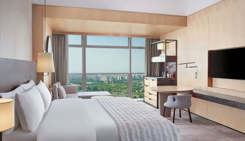 Executive Room, 1 King Bed, City View