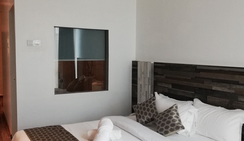 Deluxe Queen Room