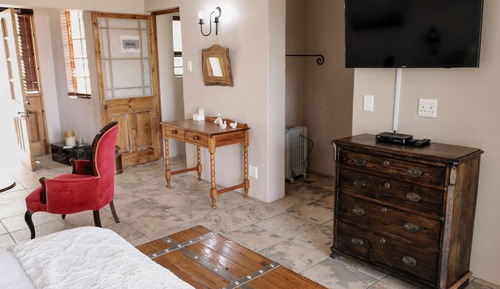 Apartment (Honey)