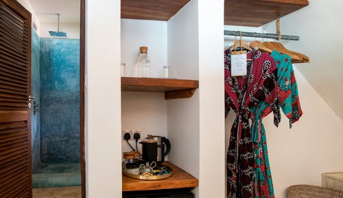 Studio Suite, 1 King Bed, Ocean View, Beachfront