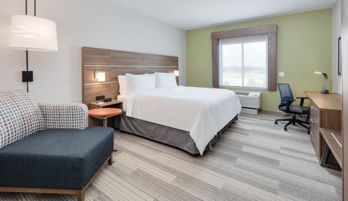 Suite, 1 King Bed, Accessible Bathtub (Communications)