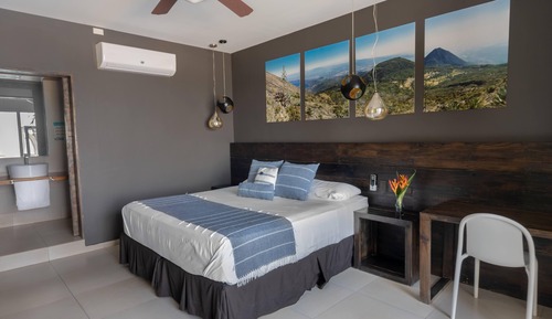 Premium Single Room, 1 King Bed, Balcony, Ocean View