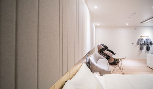 VIP, Jetted Tub