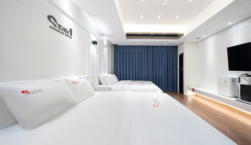 Family Twin Room