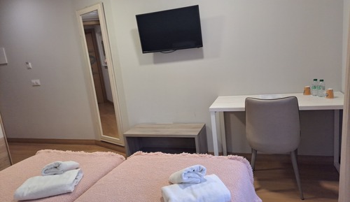 Economy Twin Room, Private Bathroom
