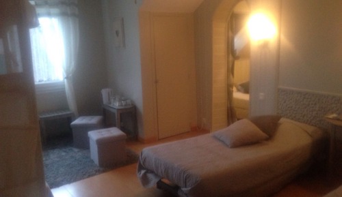 Triple Room (Fall) 