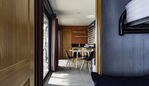 Cabin, Sea Facing