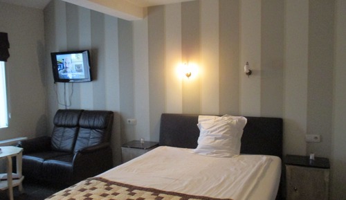 Quadruple Room (La Panaderia)