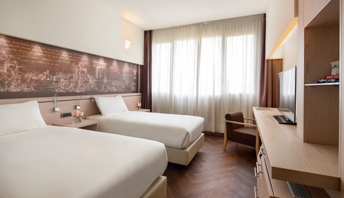 Superior Twin Room