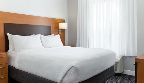 Suite, 1 Double Bed (Mobility/Hearing Accessible, Tub)