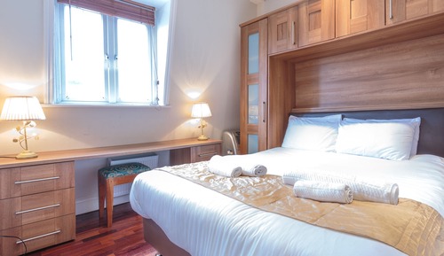 Family Apartment, Private Bathroom (3 Bedroom Apartment)