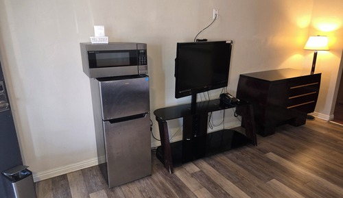 Deluxe Double Room Single Use (Not Pet Friendly Room)