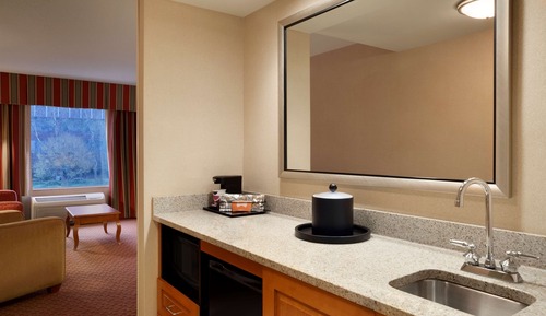 Two Queens Studio Suite Nonsmoking