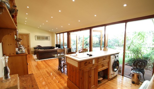 Bishop's Garden Suite - 82 Molesworth Street 