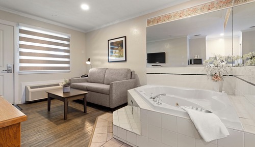 Room, Jetted Tub