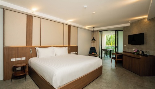 Deluxe Double or Twin Room