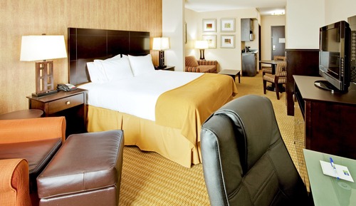Suite, 1 King Bed, Accessible (Mobility, Accessible Tub)