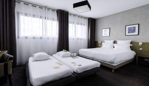 Family Room, 1 King Bed, Non Smoking (with Sofabed)