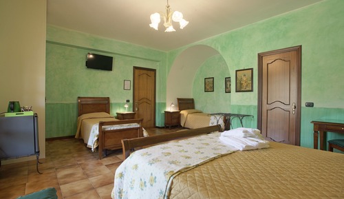 Triple Room with Terrace, Countryside View