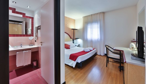 Standard Room, Multiple Beds, Connecting Rooms