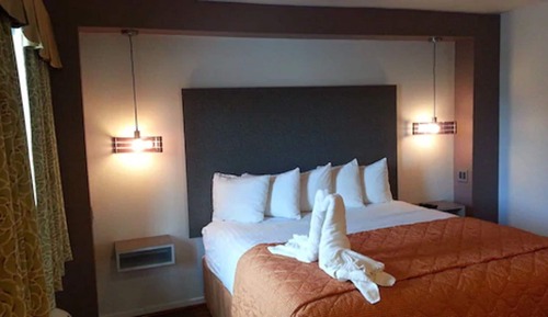 Standard Room, 1 King Bed