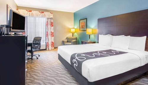 Family Suite, 1 King Bed, Accessible, Non Smoking (Mobility/Hearing, Tub w/ Grab Bars)
