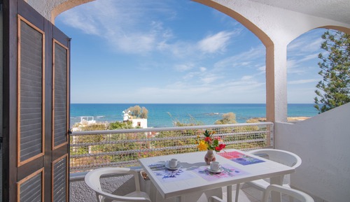 Family Apartment with Sea view