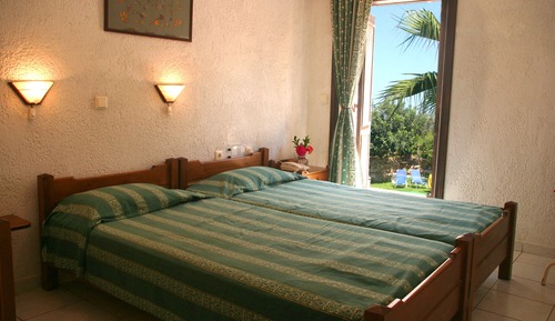 One Bedroom Apartment with Garden view