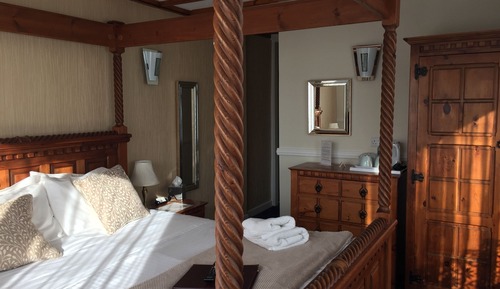 Superior Room (Four Poster Bed)
