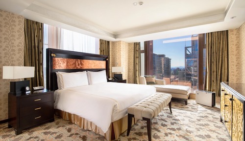 Fairmont Gold Grand Suite (Gold Lounge Access)
