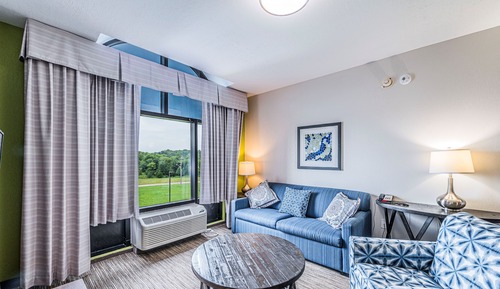 Suite, 1 King Bed (Additional Living and Dining Area)