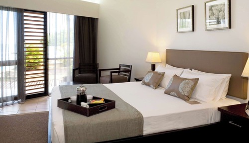 Deluxe Room, 1 King Bed, Ocean View