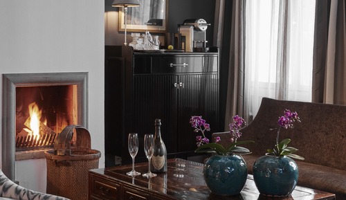 Premium Studio Suite, Corner