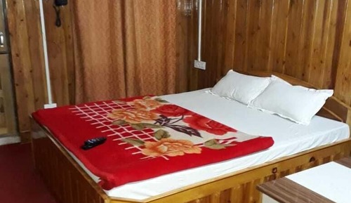 Deluxe Room, 1 King Bed, Smoking