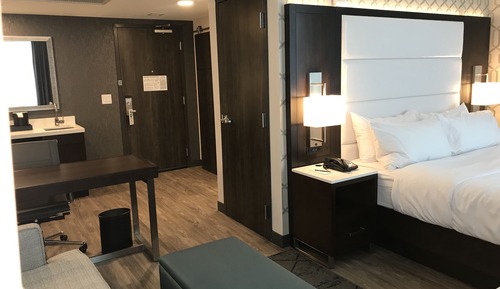 Studio, 1 King Bed, Accessible Bathtub